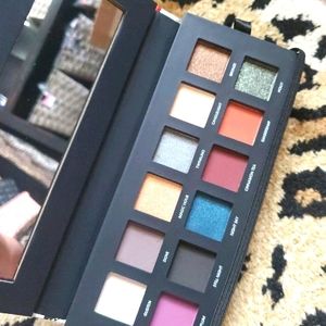 Good Tidings Eyeshadow Palette